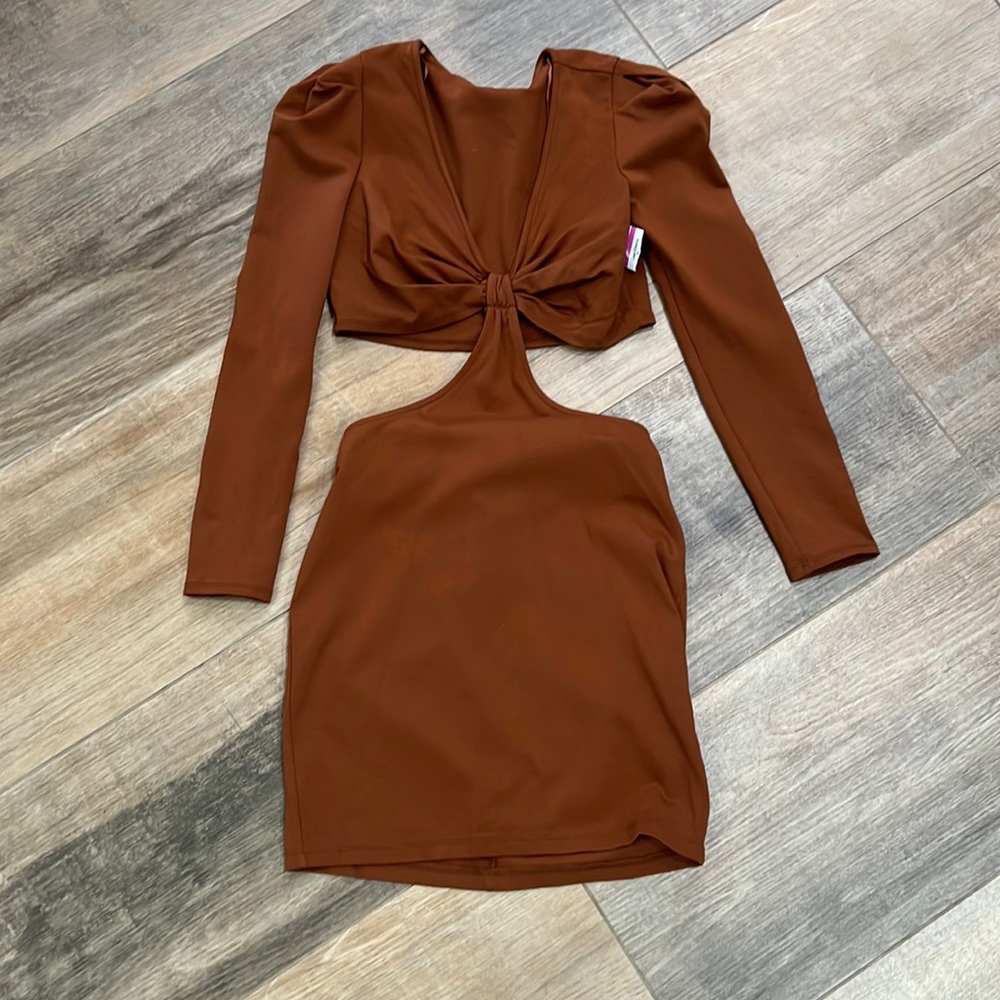 NWT{Socialite}Sz M Coco Brown Long Sleeve Dress w/Open mid-drift